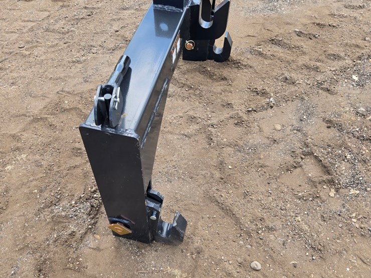 #2245-•-(edmore)class-2-tractor-quick-hitch-image-2