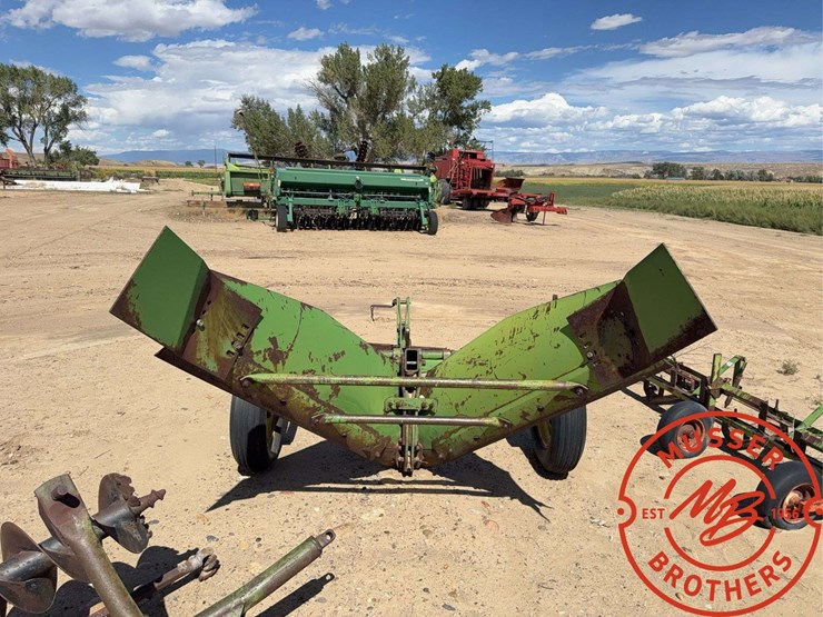 john-deere-12-image-6