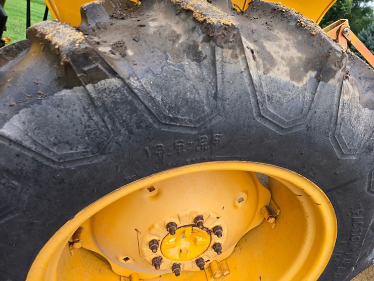 #2039-•-john-deere-tractor-image-36