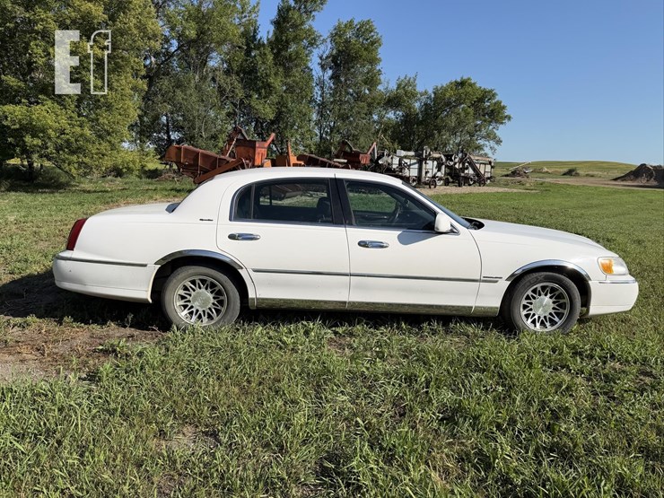 2001-lincoln-image-4
