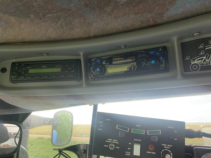 new-holland-ts125a-image-31