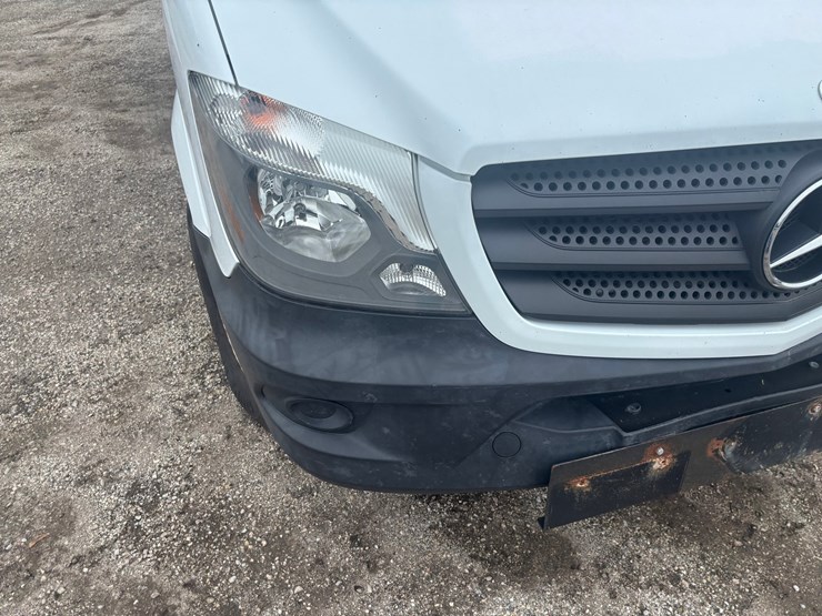 #2333-•-2014-mercedes-sprinter-van-image-14