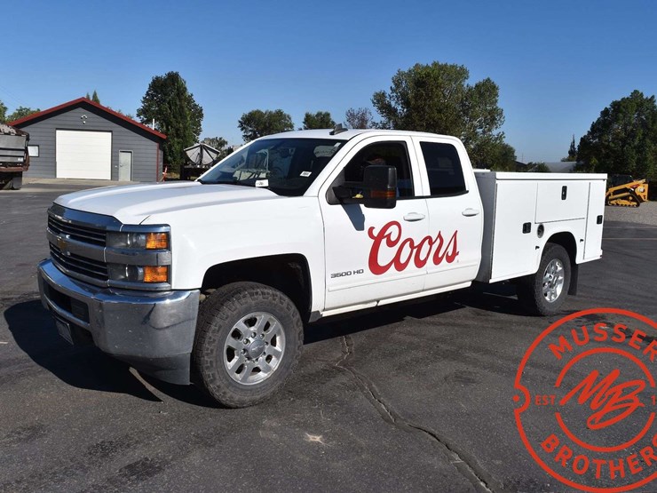2015-chevrolet-3500hd-image-2