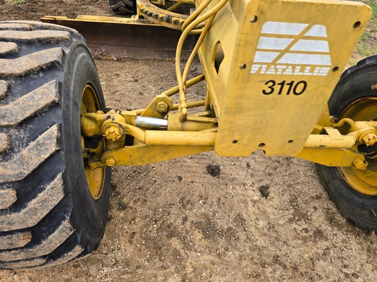 #2053-•-fiat-65-b-motor-grader-image-11