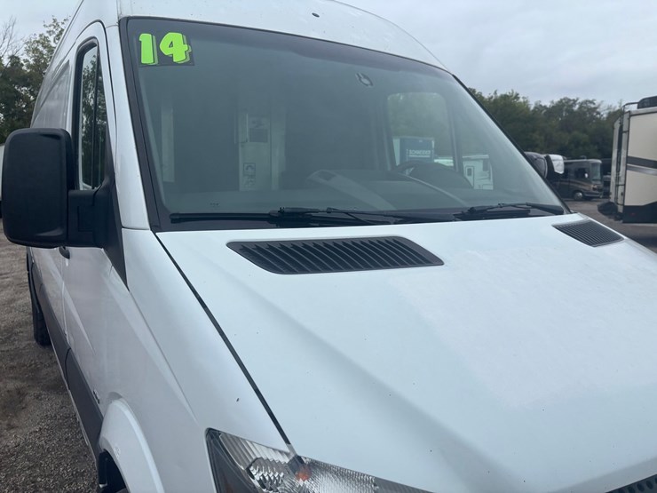 #2333-•-2014-mercedes-sprinter-van-image-15