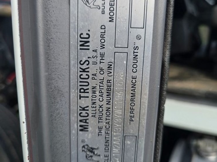 1999-mack-ch613-image-43