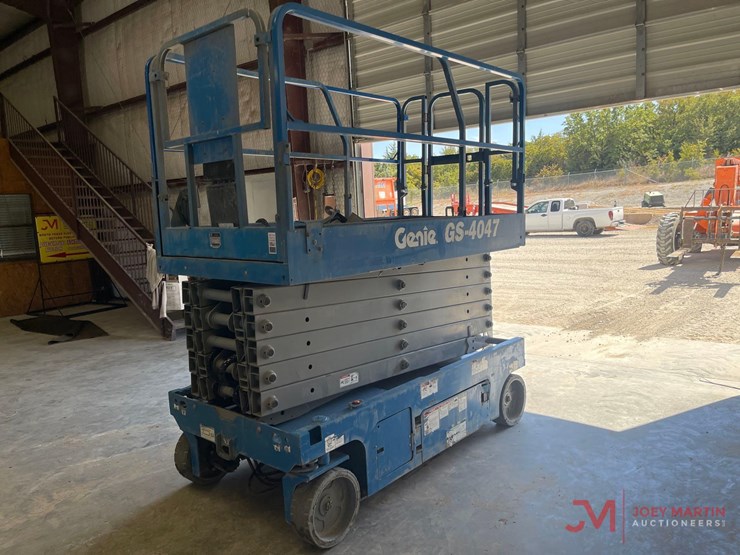 2019-genie-gs-4047-electric-scissor-lift-image-7