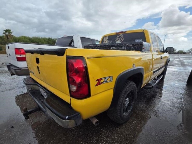 06-chev-pk-1gcek19v16z257726-image-3