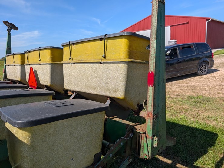 john-deere-7000-image-10