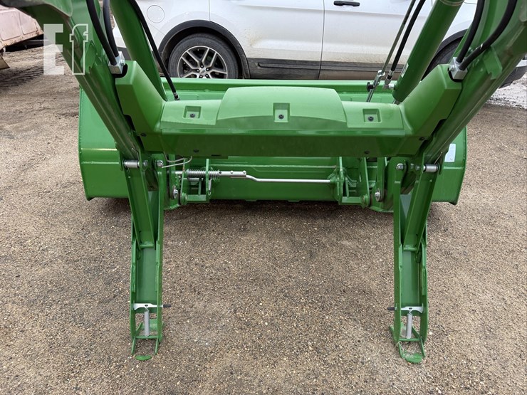 2023-john-deere-520m-image-21