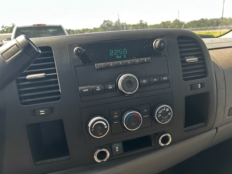 2012-chevrolet-1500-image-10