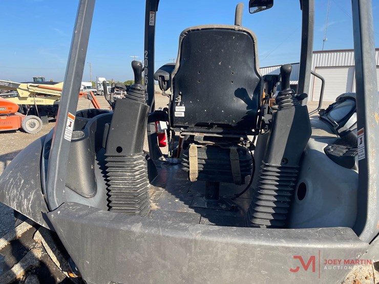2020-case-580n-ep-loader-backhoe-image-18