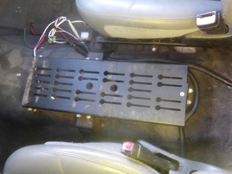 2013-chevrolet-2500-image-16