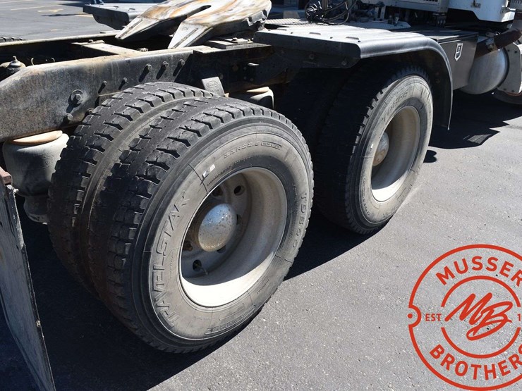2003-peterbilt-378-image-24
