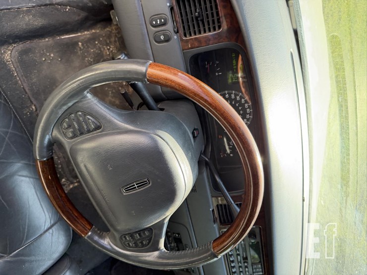 2001-lincoln-image-14