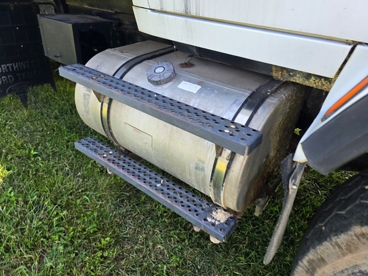 1995-ford-l8000-image-21