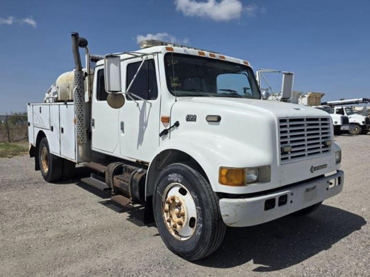 2001-navistar-4700-1htscabm71h369286-image-2
