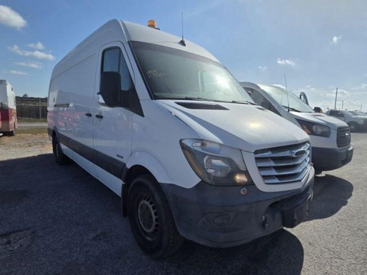 2016-freightliner-sprinter-wdype8cd2gp249841-image-2