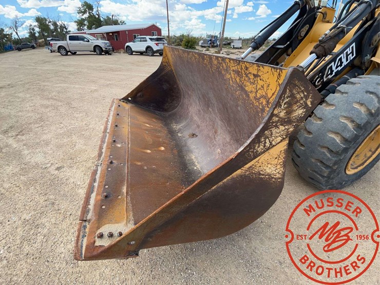 deere-tc44h-image-61
