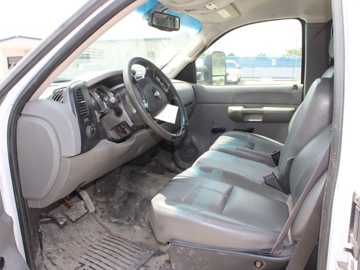 2008-chevrolet-3500-image-7