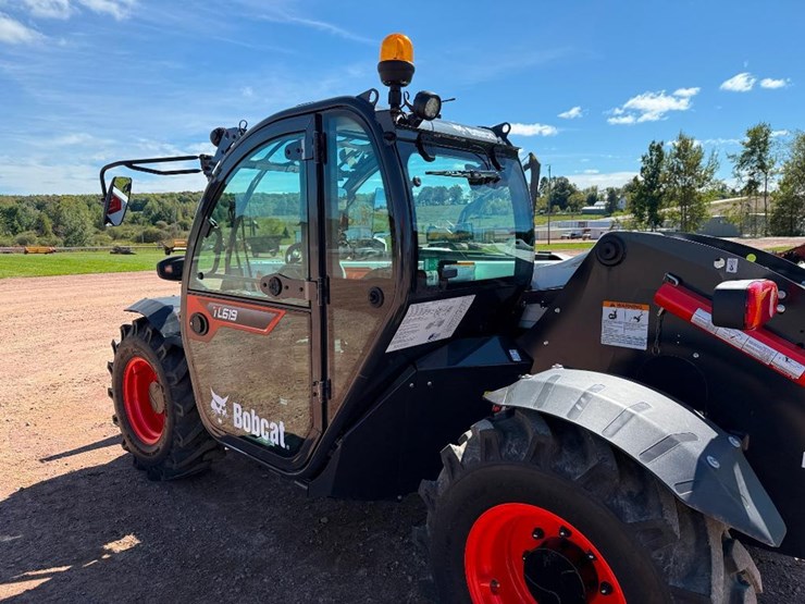 2021-bobcat-tl619-image-17