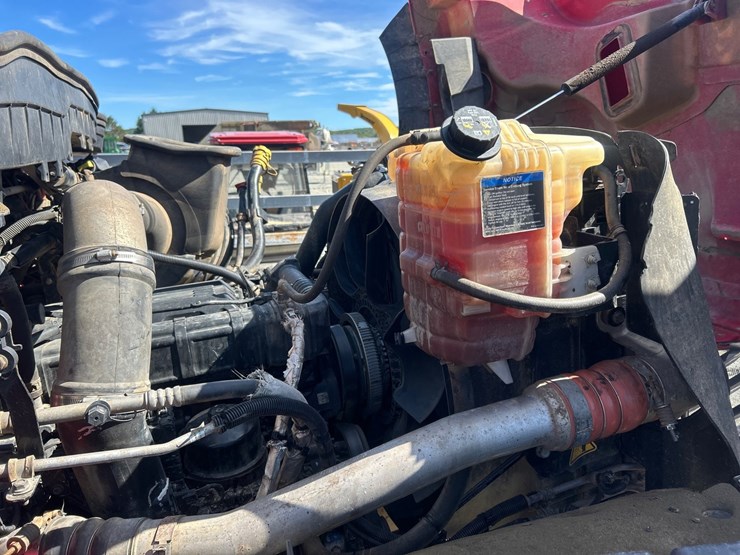 2020-international-hv613-image-38