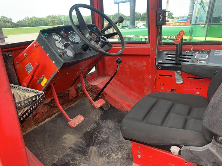 1976-versatile-850-image-25