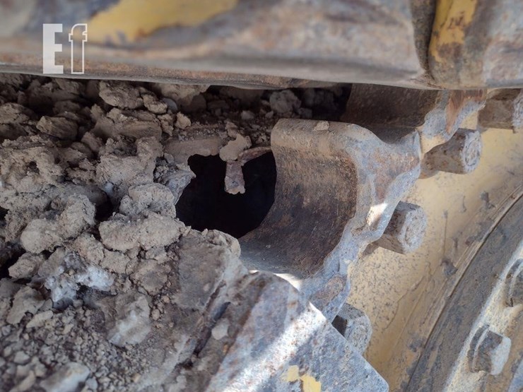 komatsu-d51pxi-24-image-16