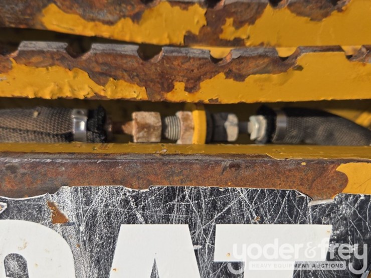 2018-caterpillar-299d2-image-22