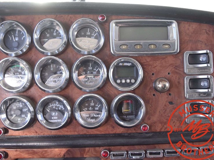 2005-peterbilt-379-image-53