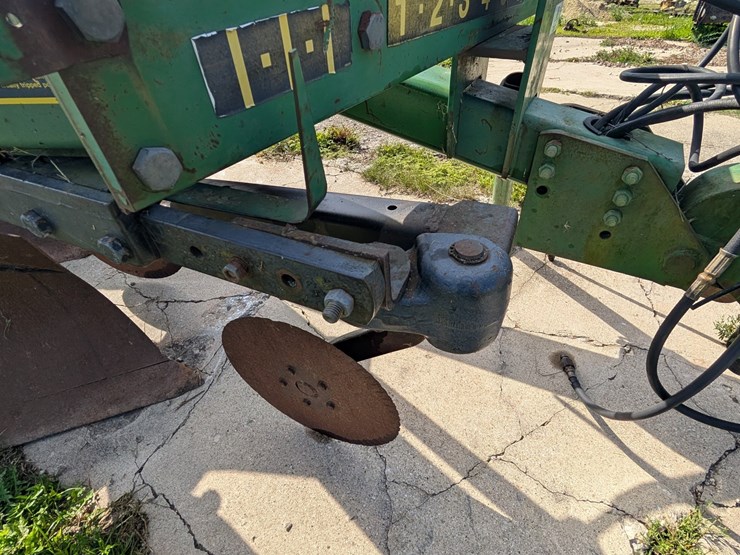 john-deere-2810-image-6