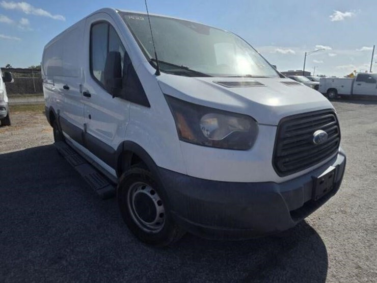 2017-ford-transit-image-2