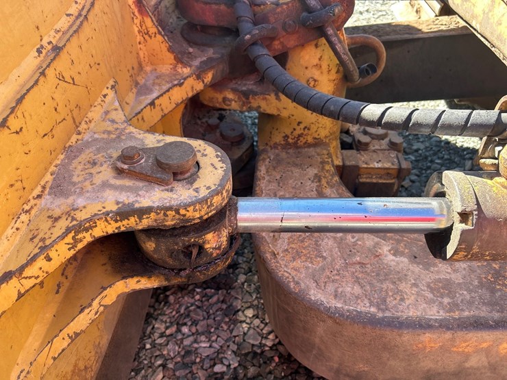 caterpillar-d5m-image-14