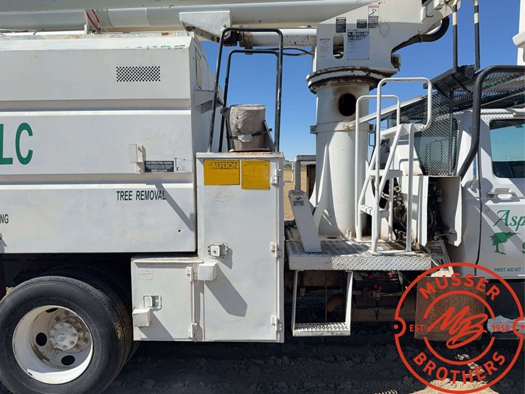 1999-ford-f800-image-24