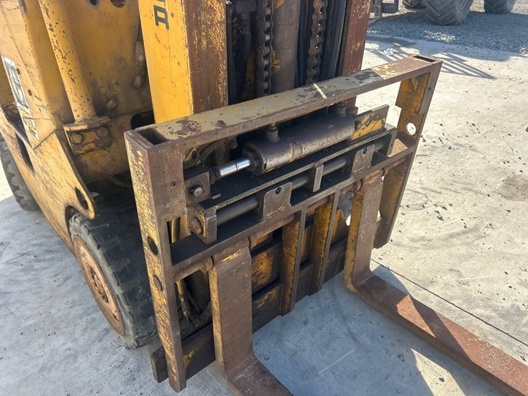 caterpillar-422s-image-12