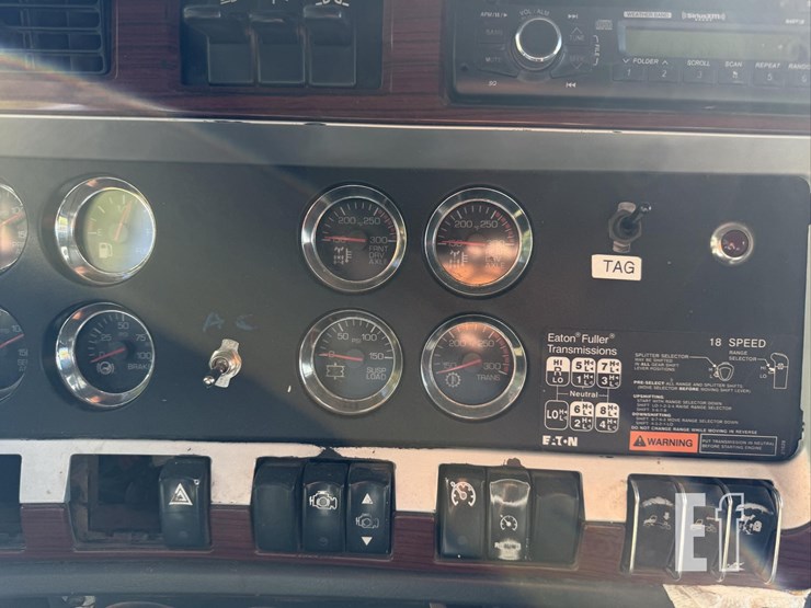 2006-kenworth-w900-image-19