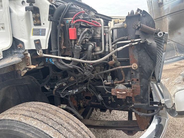 2009-gmc-7500-image-22