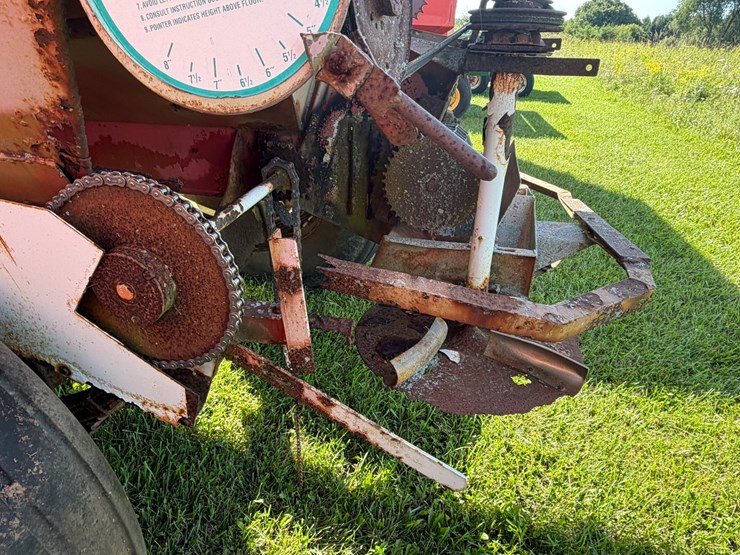 #2458-•-fertilizer-spreader-image-6