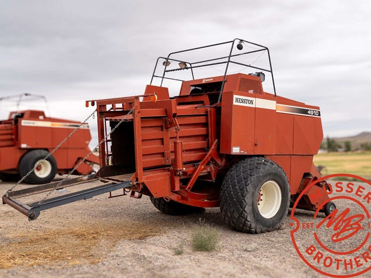 hesston-4910-image-3