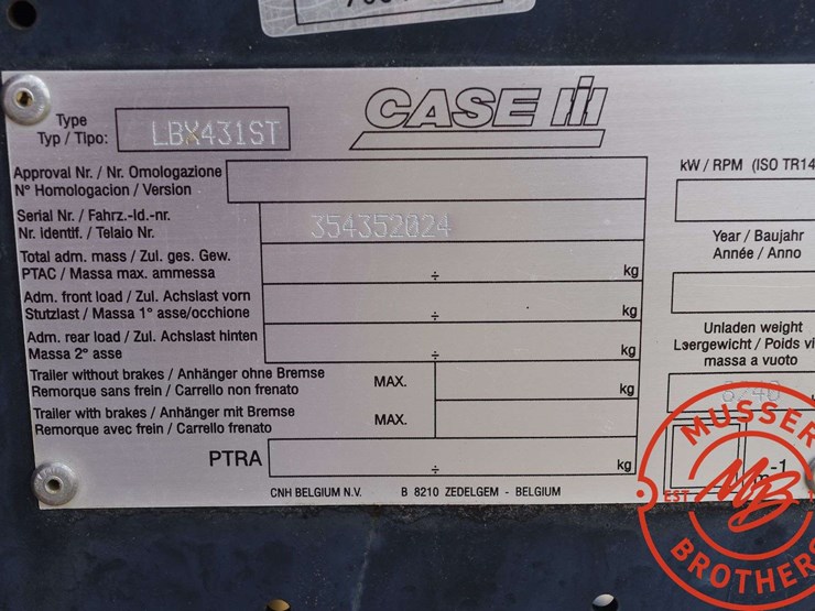 case-ih-lbx432-image-39