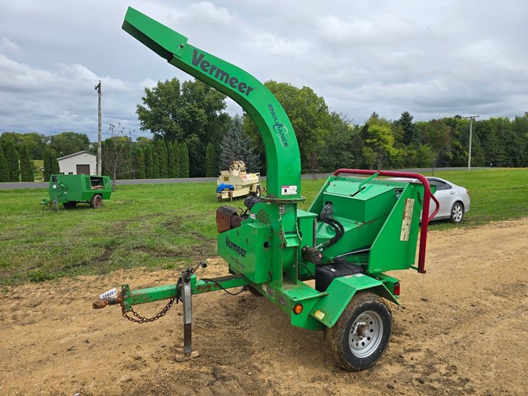 2015-vermeer-bc700xl-image-1