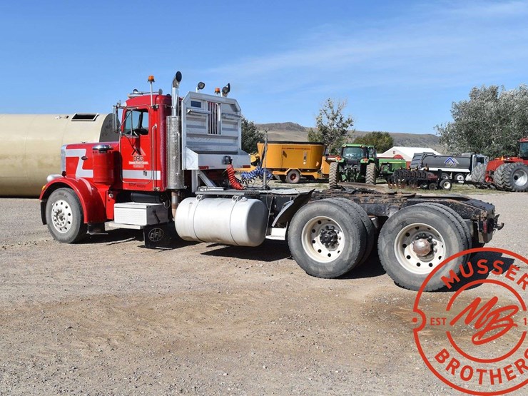 1984-peterbilt-359-image-4