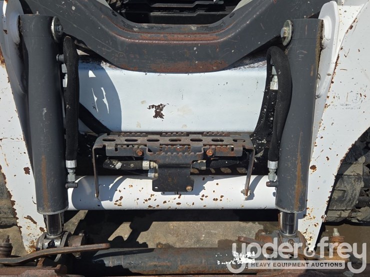 2016-bobcat-t590-image-21