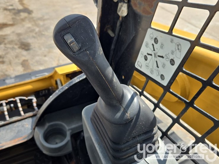 2023-caterpillar-259d3-image-55