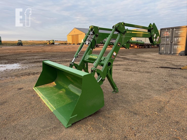 2023-john-deere-520m-image-1