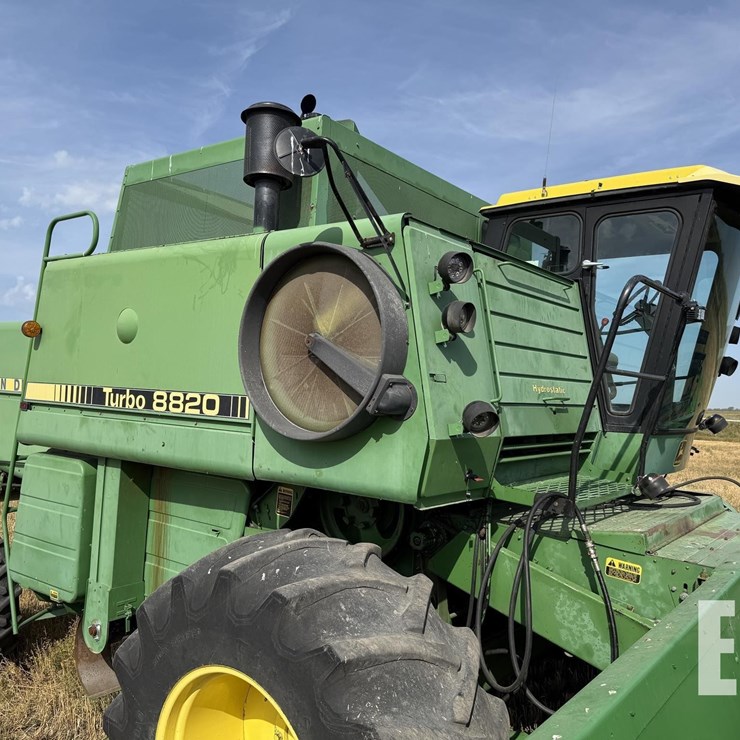 1983 JOHN DEERE 8820