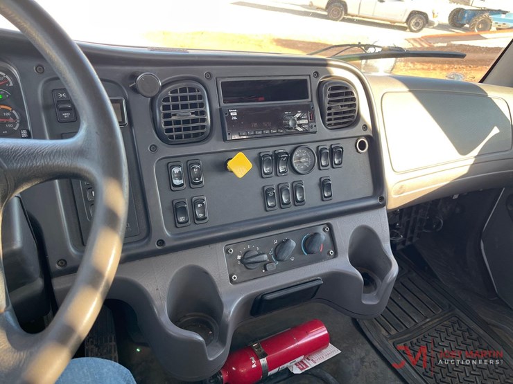 2020-freightliner-t/a-hydraulic-tail-truck-image-18