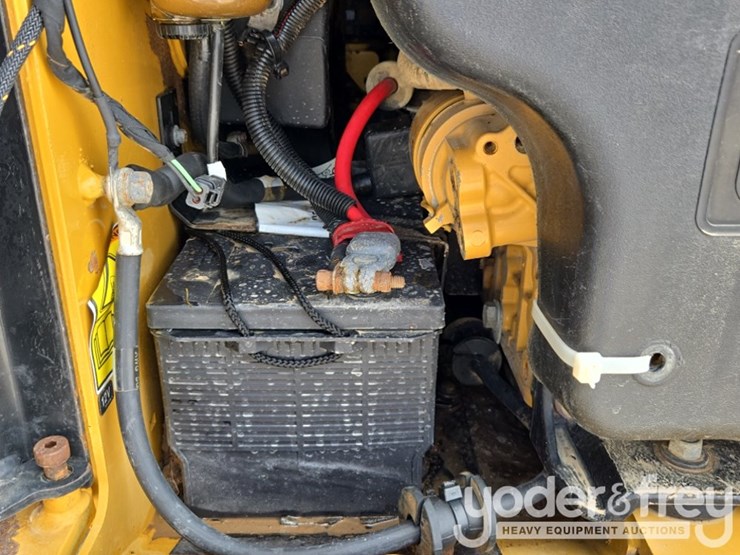 2023-caterpillar-259d3-image-39
