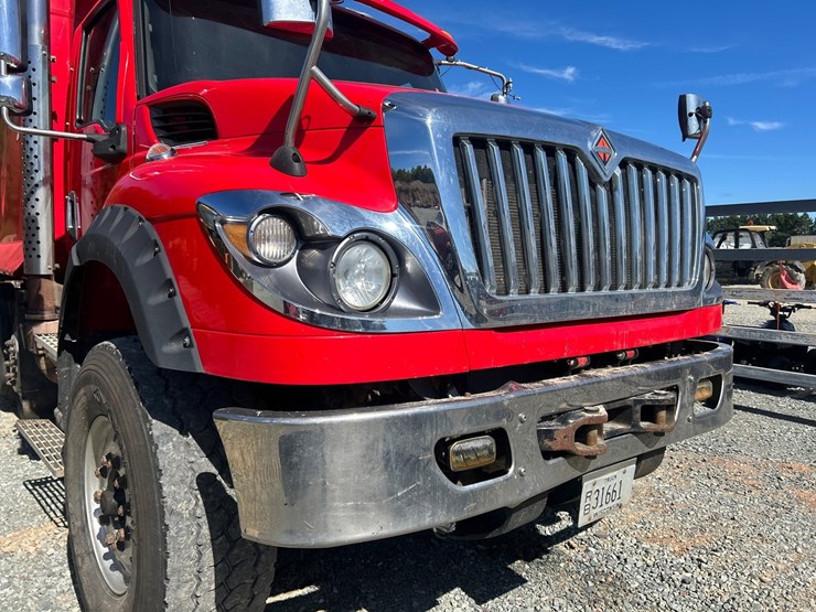 2020-international-hv613-image-11