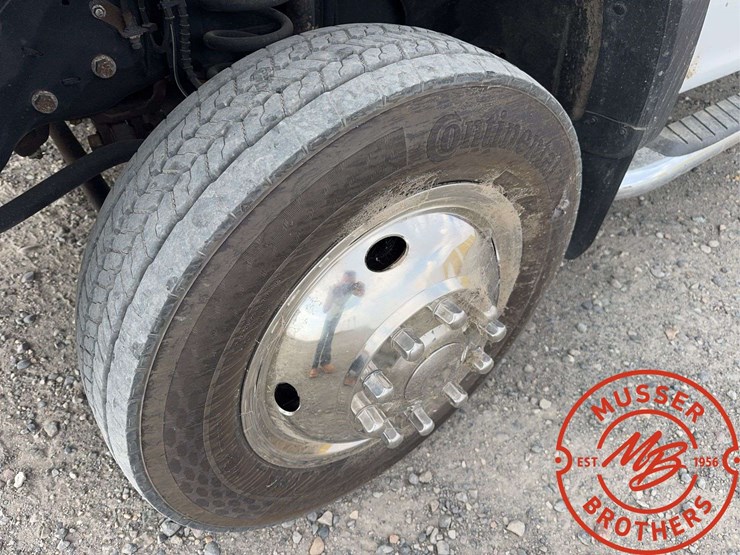 2017-ford-f550-image-9